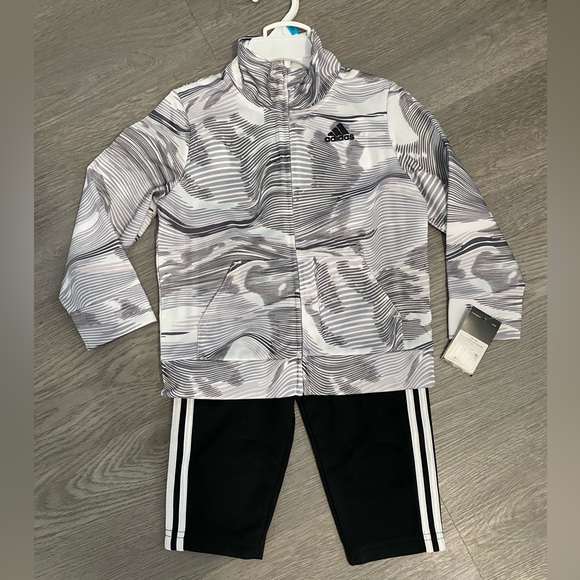 Adidas Baby Tracksuit Size 24 Months - Picture 1 of 5
